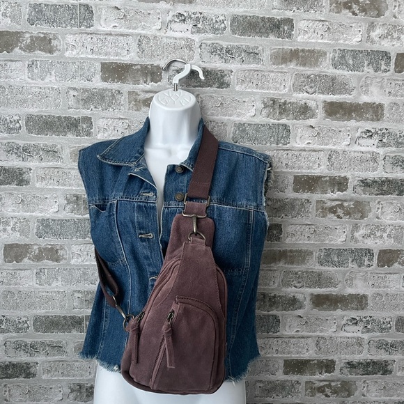 Free People Hudson Sling Bag Crossbody Purse Suede Leather Plum - Picture 1 of 10